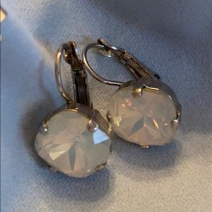 Sabika ‘Golf’ white opal earrings